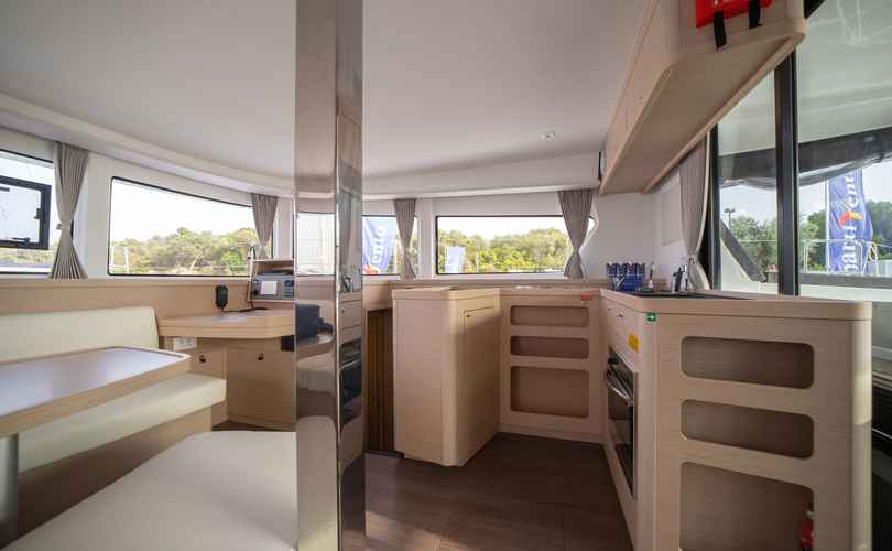Lagoon 42