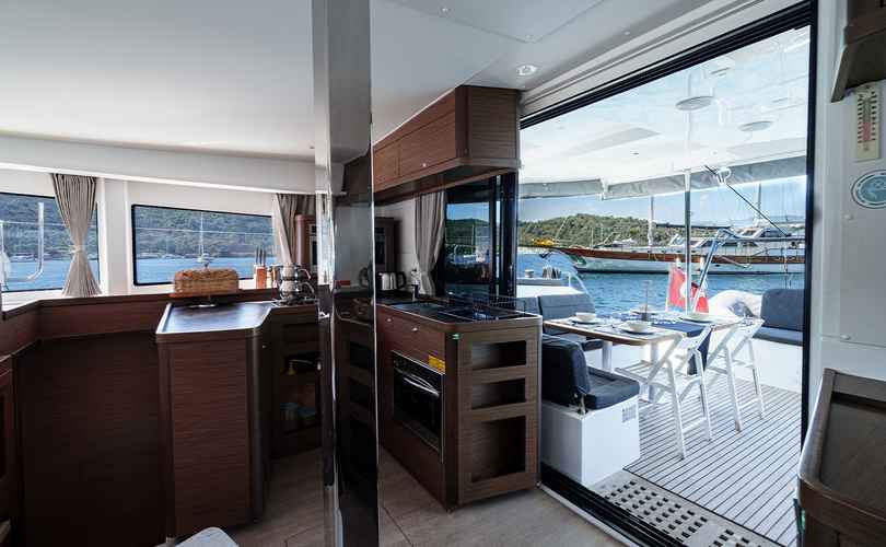 Lagoon 42