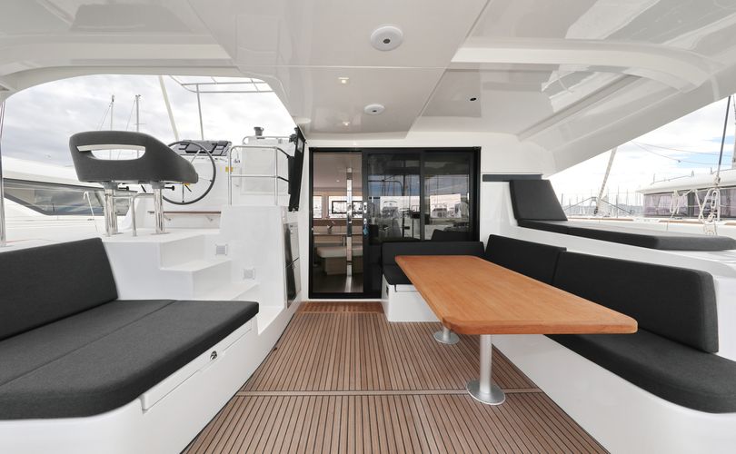 Lagoon 42