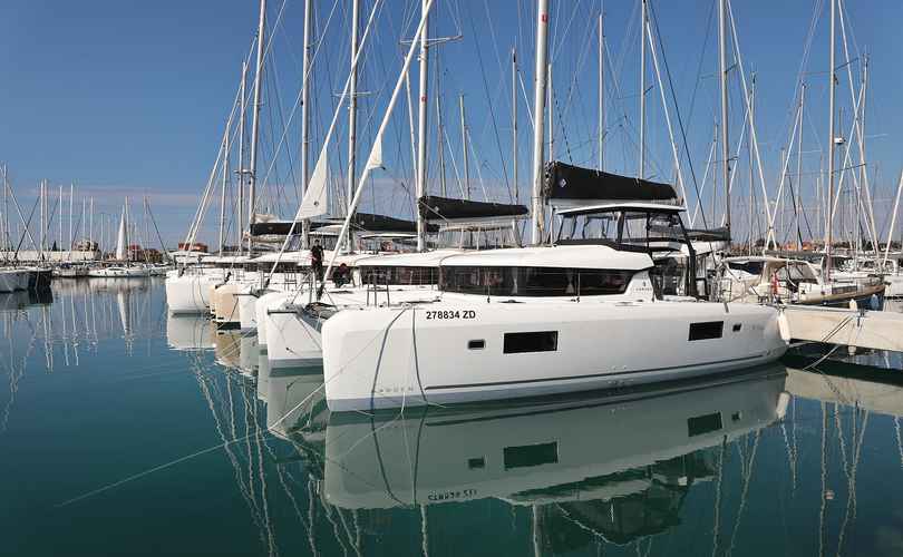 Lagoon 42