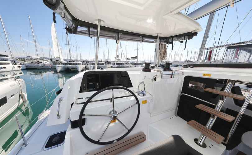Lagoon 42