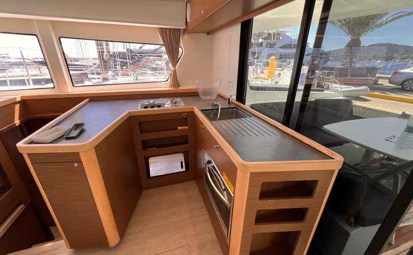 Lagoon 42