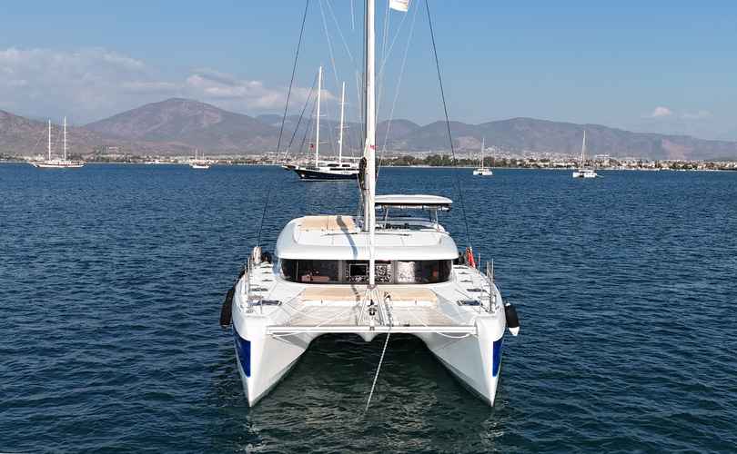 Lagoon 42