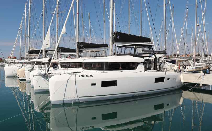 Lagoon 42