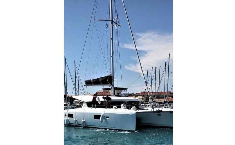 Lagoon 42