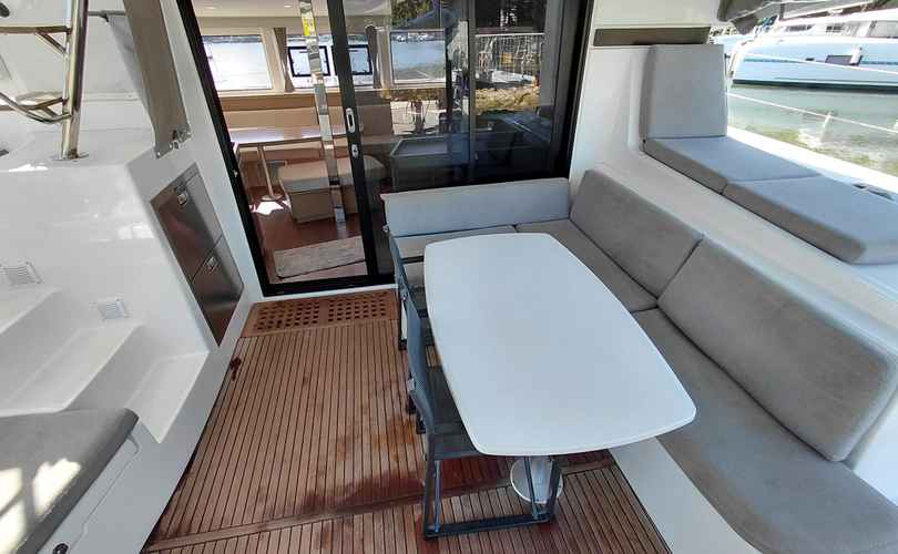 Lagoon 42