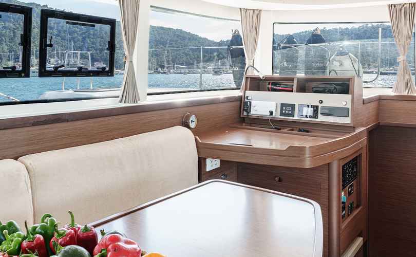 Lagoon 42