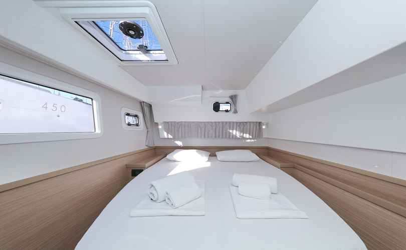 Lagoon 42