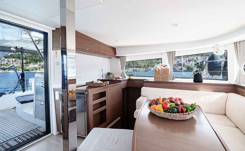 Lagoon 42