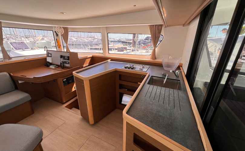 Lagoon 42