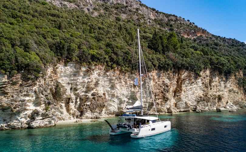 Lagoon 42