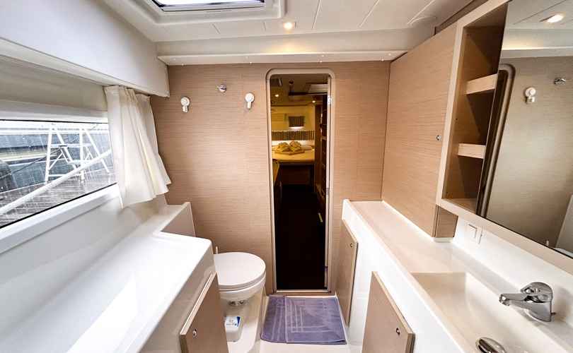 Lagoon 42
