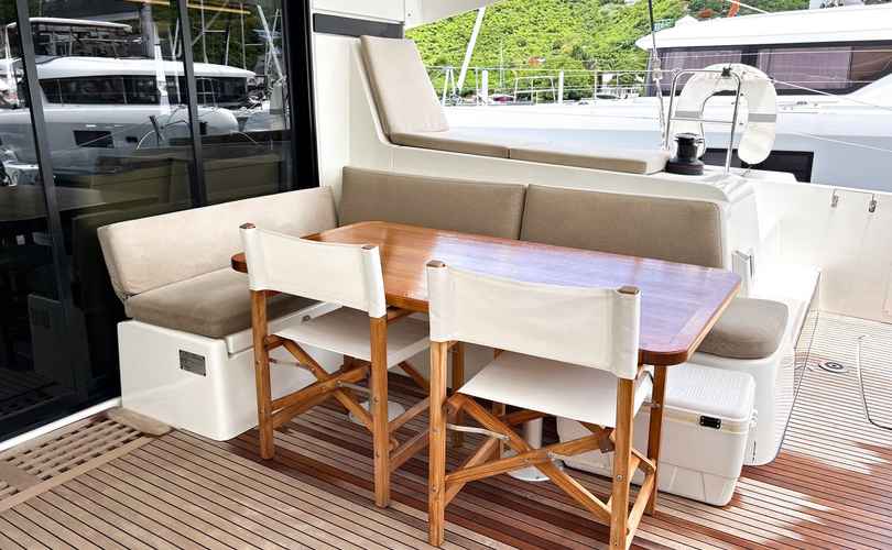 Lagoon 42
