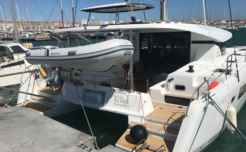 Lagoon 42