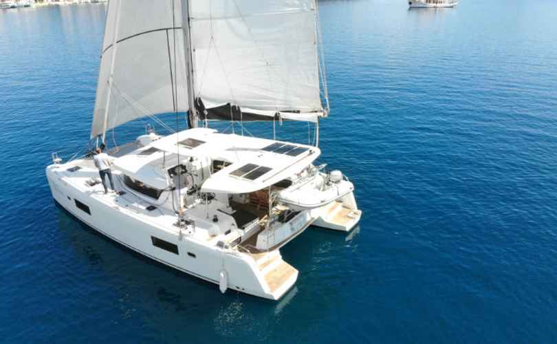 Lagoon 42