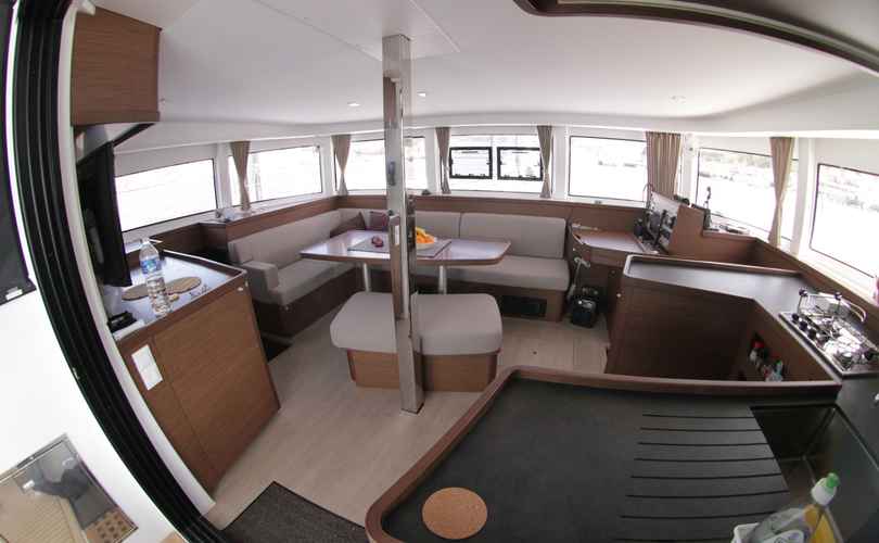 Lagoon 42