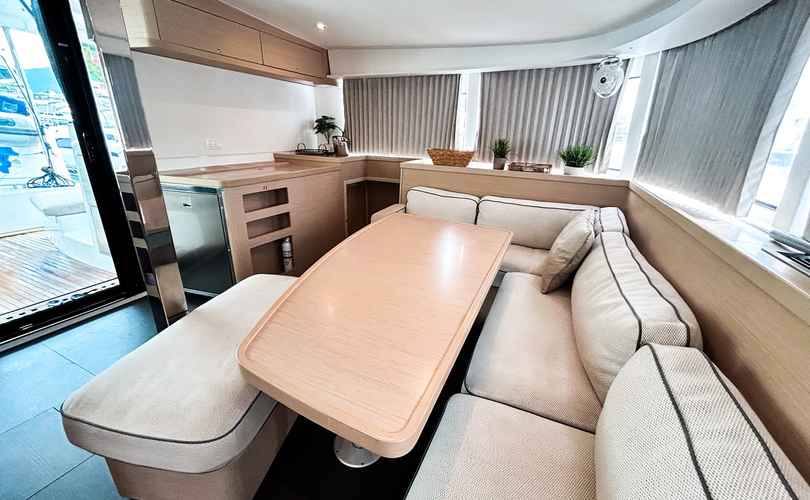Lagoon 42