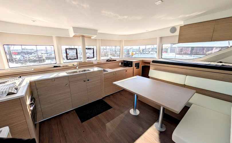 Lagoon 43