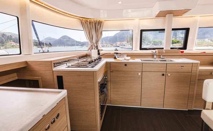 Lagoon 43