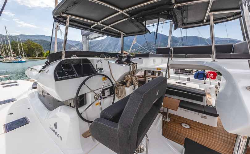 Lagoon 43