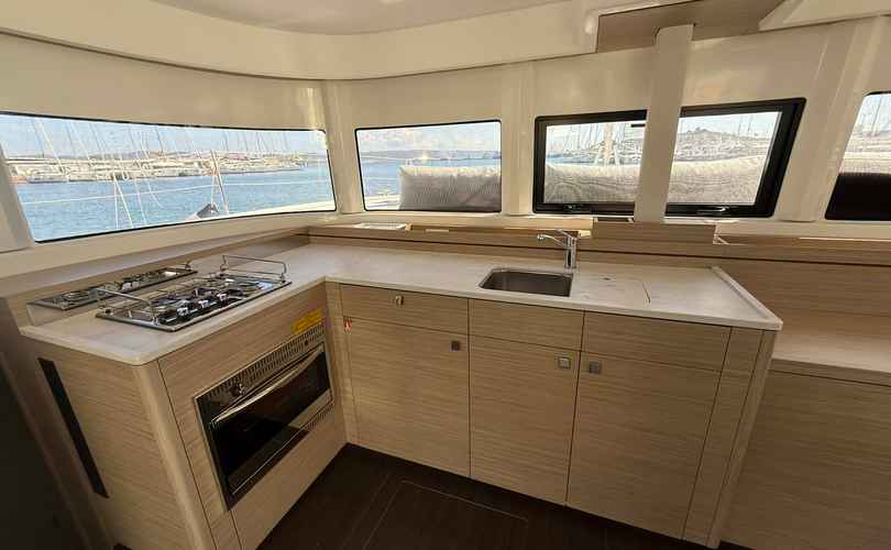 Photo Lagoon 43 (2026)