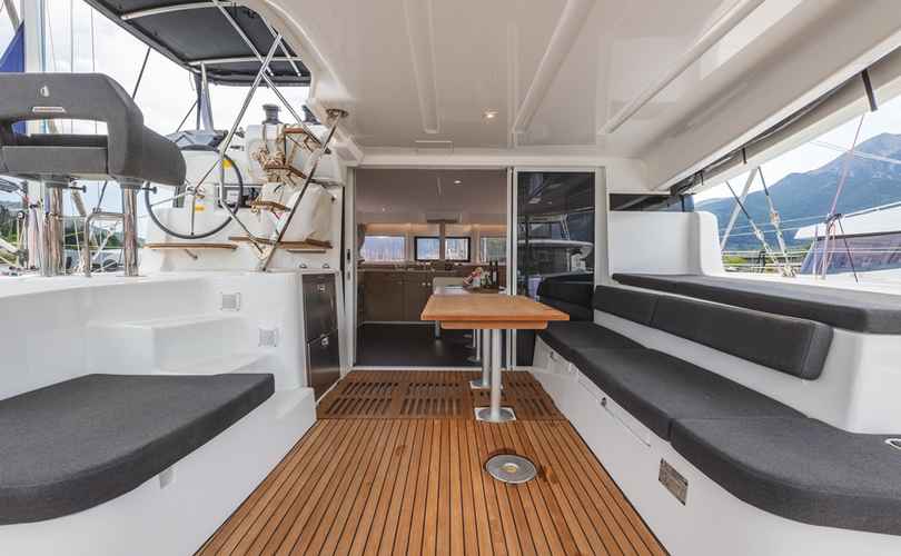 Lagoon 43