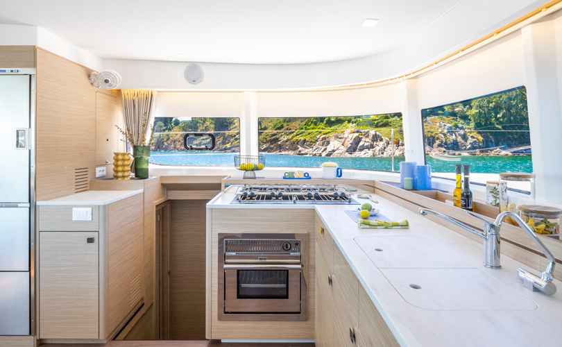 Lagoon 43