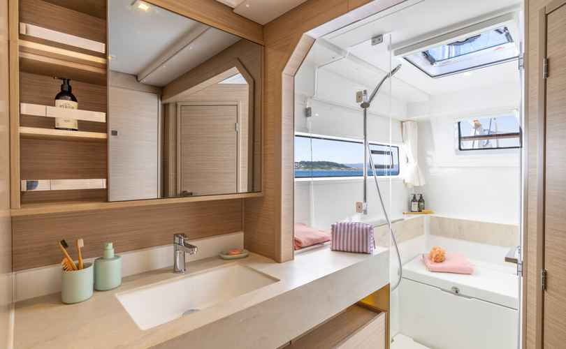 Lagoon 43