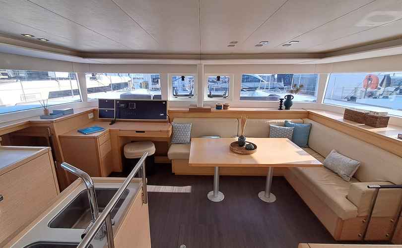 Photo Lagoon 450 (2012)