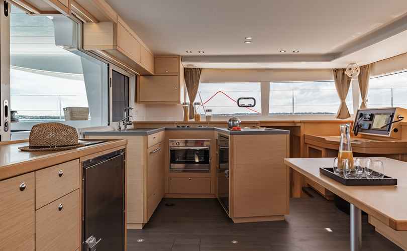 Photo Lagoon 450 (2012)