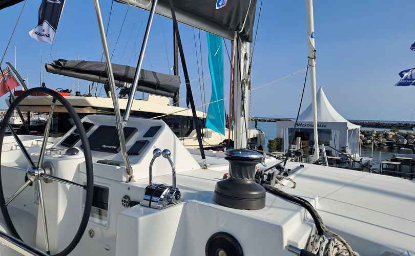 Photo Lagoon 450 (2012)