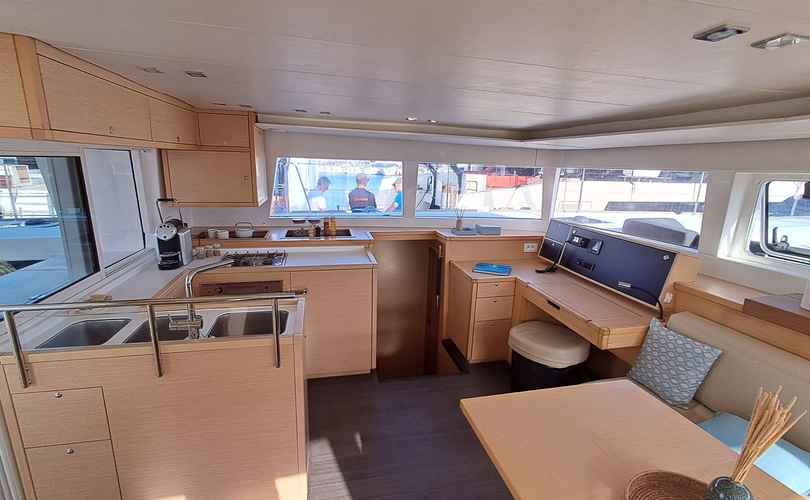 Photo Lagoon 450 (2012)