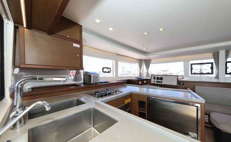 Lagoon 450