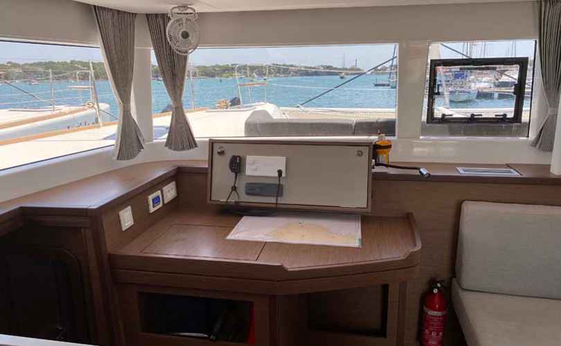 Lagoon 450 F