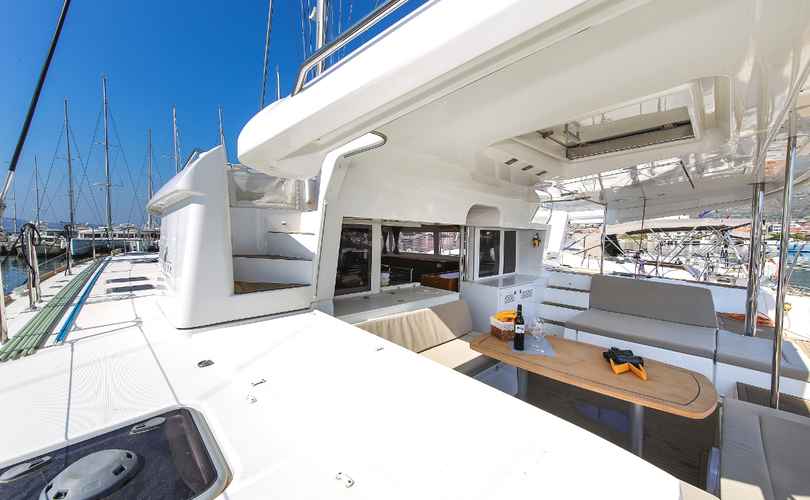 Lagoon 450 F