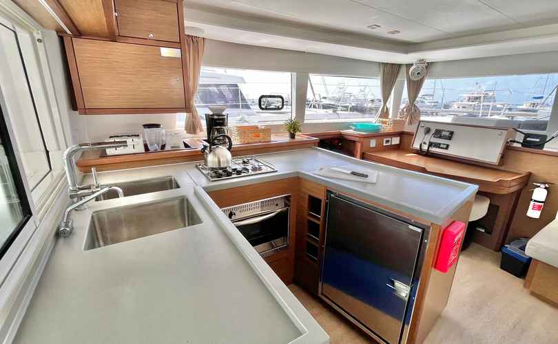 Lagoon 450 F