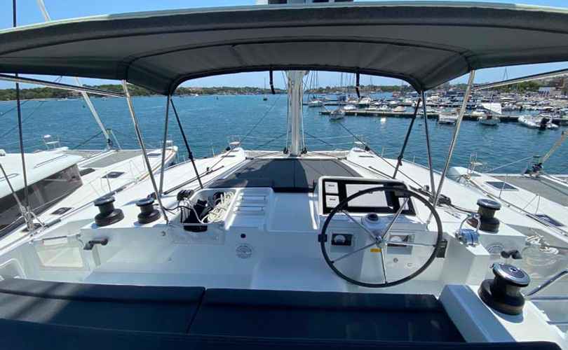 Lagoon 450 F