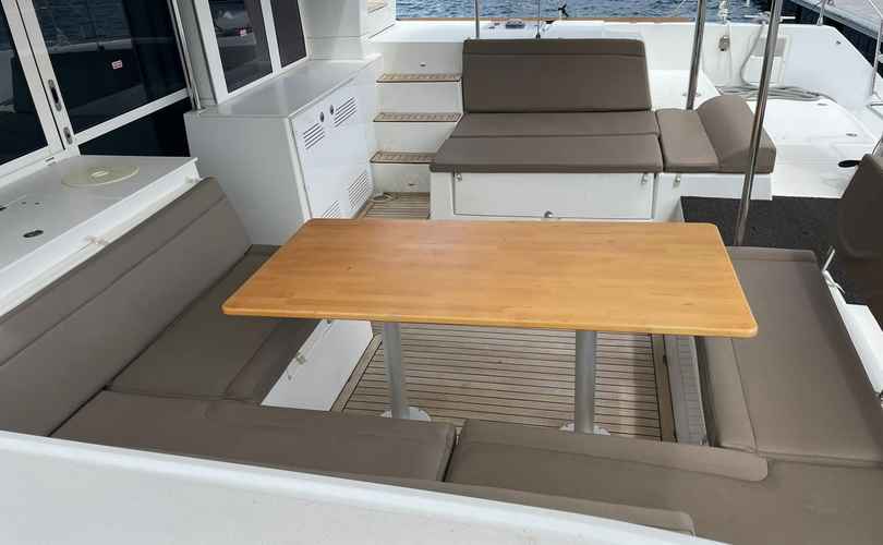 Lagoon 450 F