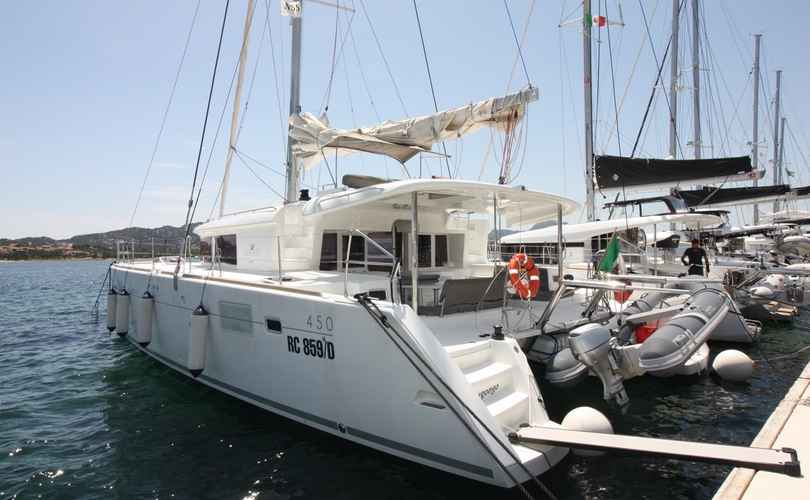Photo Lagoon 450 F (2014)