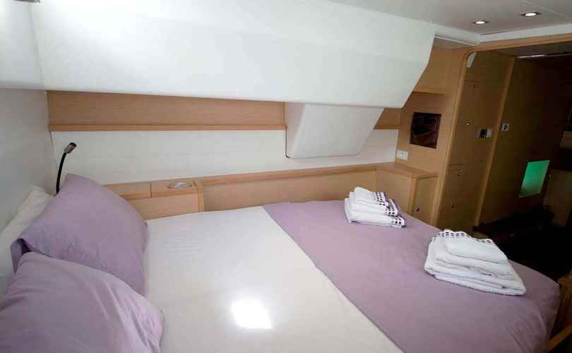 Photo Lagoon 450 F (2012)