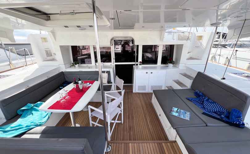 Photo Lagoon 450 F (2012)