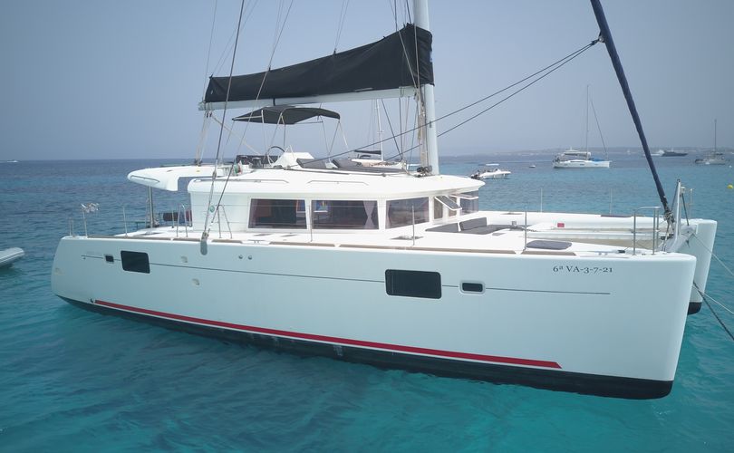 Photo Lagoon 450 F (2012)