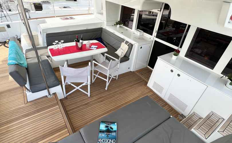 Photo Lagoon 450 F (2012)