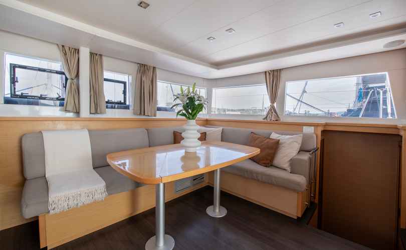 Photo Lagoon 450 F (2016)