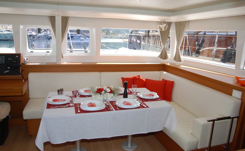 Photo Lagoon 450 F (2012)