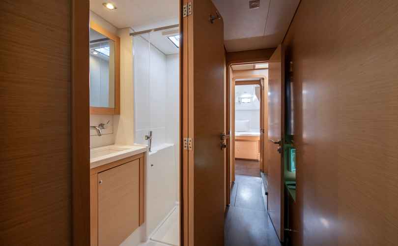 Photo Lagoon 450 F (2016)