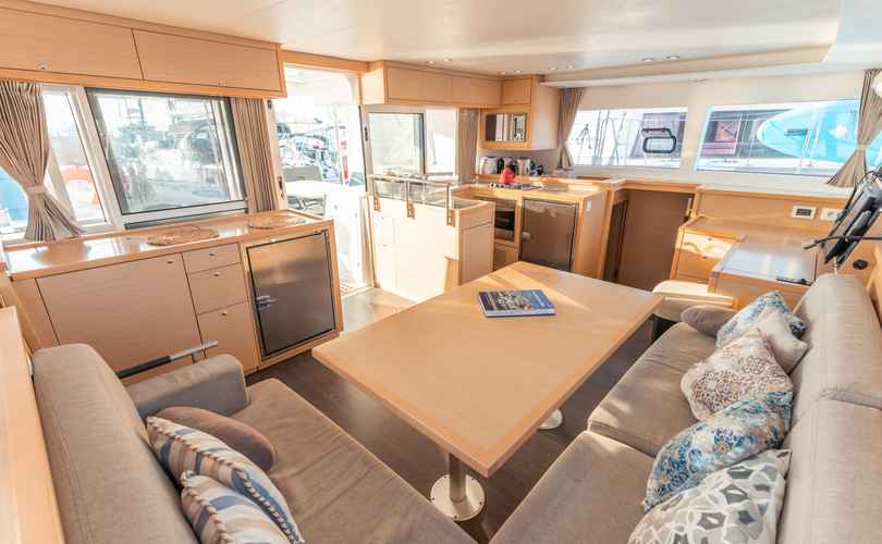 Lagoon 450 F