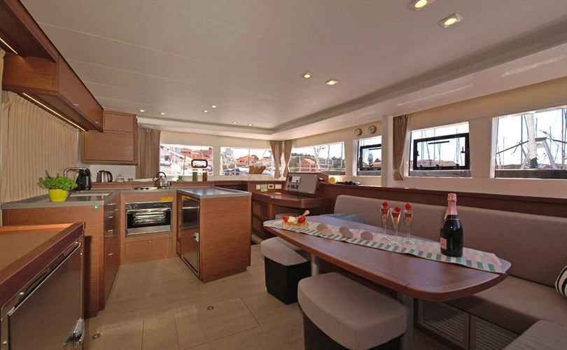 Photo Lagoon 450 F (2019)