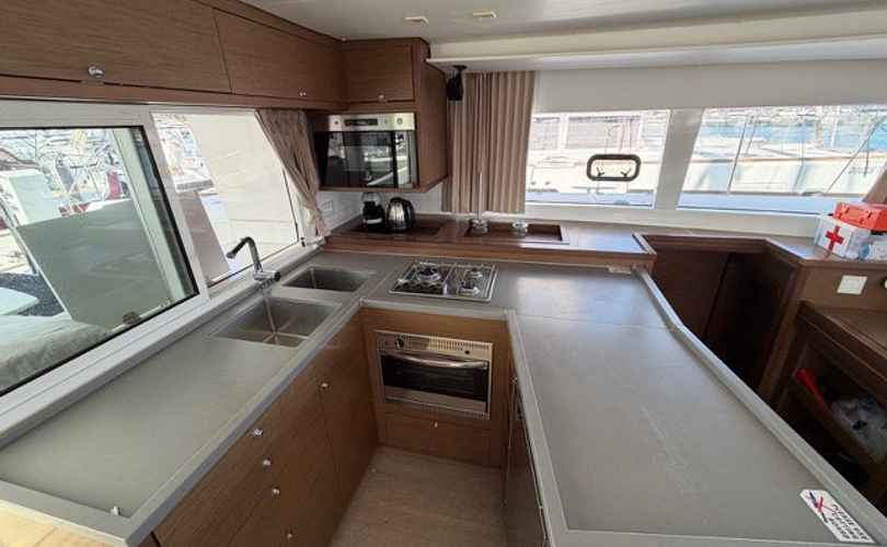 Lagoon 450 F