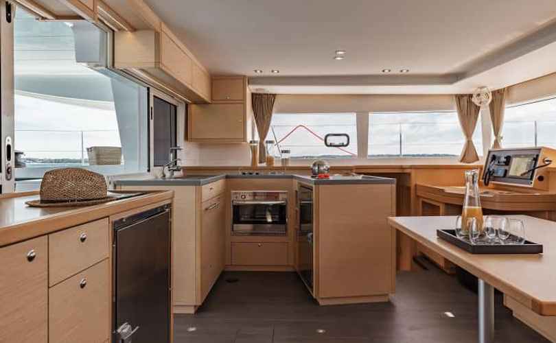 Photo Lagoon 450 SporTop (2016)
